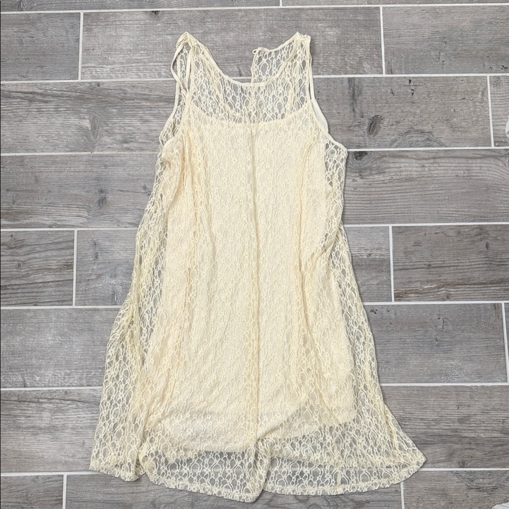 Elegant Lace Sleeveless Dress